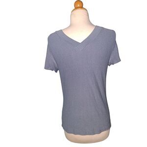 Brina & Em Women's Blue Short Sleeved Stretch V Neck Top Size Small GUC